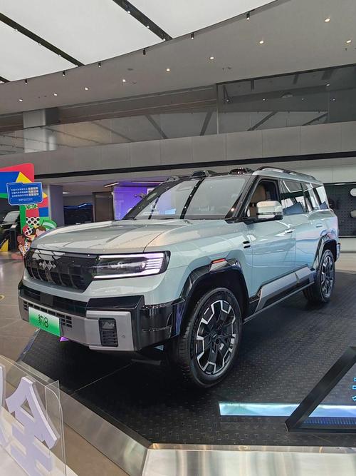 成都41比亚迪方程豹硬派越野的爆款，英菲尼迪35周年与你共成长